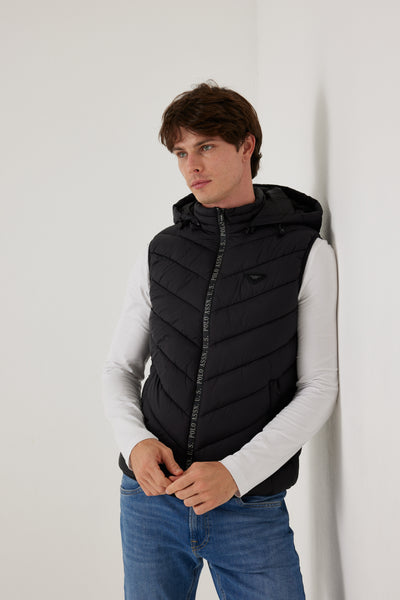 ווסט בצבע שחור