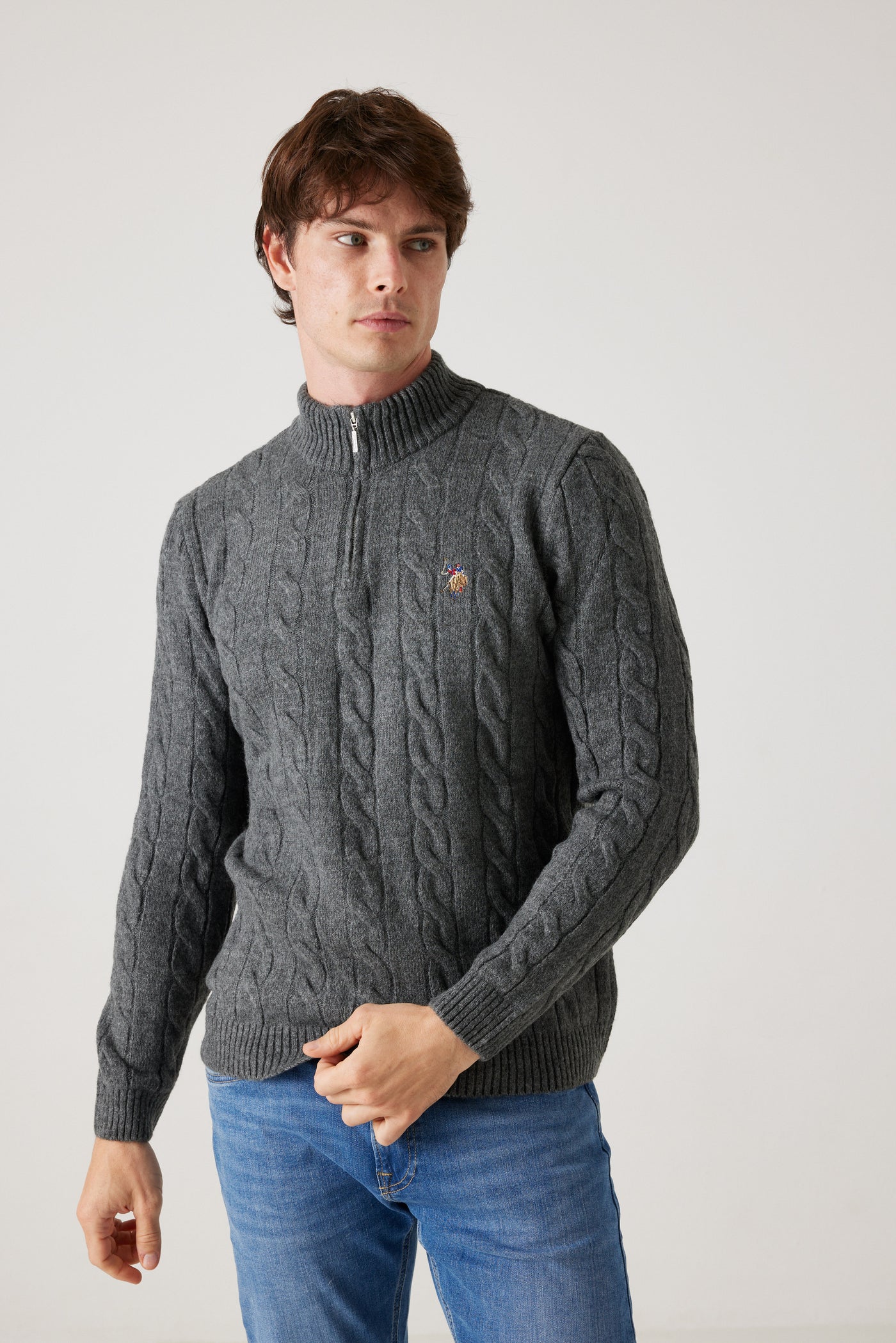 סריג בצבע אפור