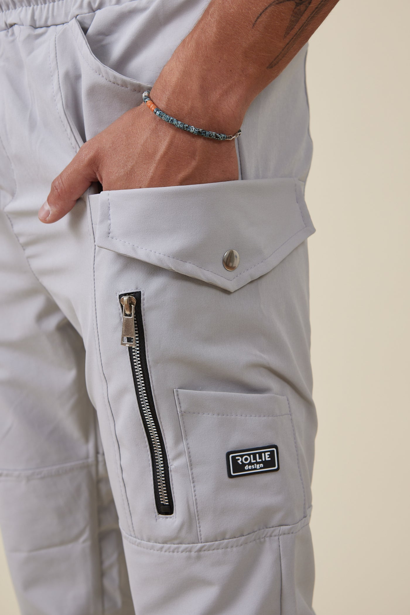 מכנס ארוך ניילון בצבע אפור