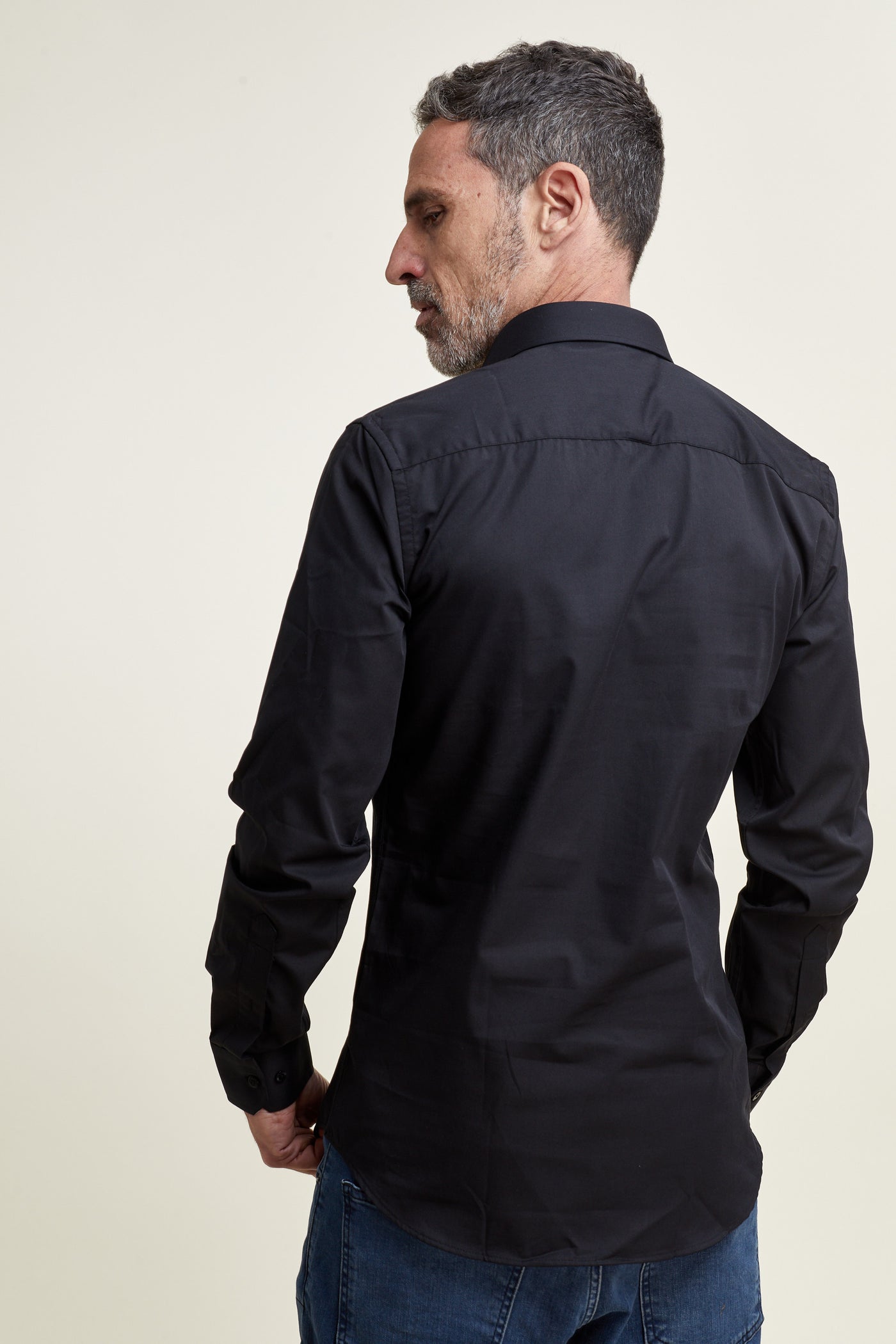 חולצה מכופתרת שרוול ארוך גברדין בצבע שחור SLIM