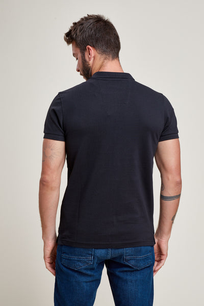 חולצת פולו שרוול קצר סלים בצבע שחור