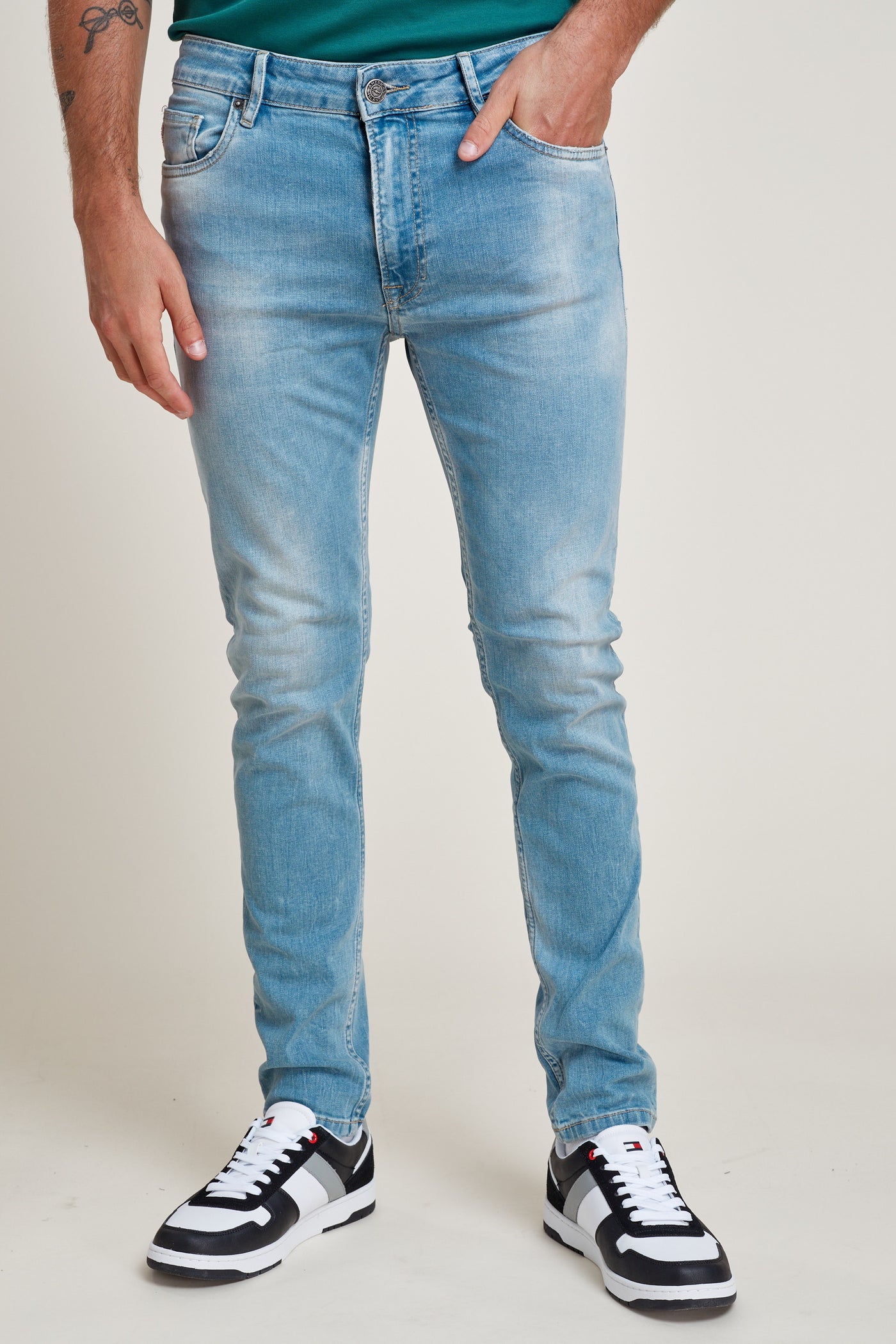 מכנס ג'ינס סקיני בצבע כחול 24