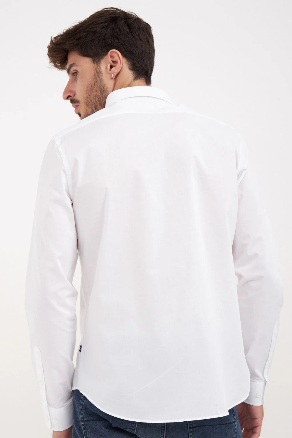 חולצה מכופתרת שרוול ארוך בגזרת TAILORED FIT - לבן