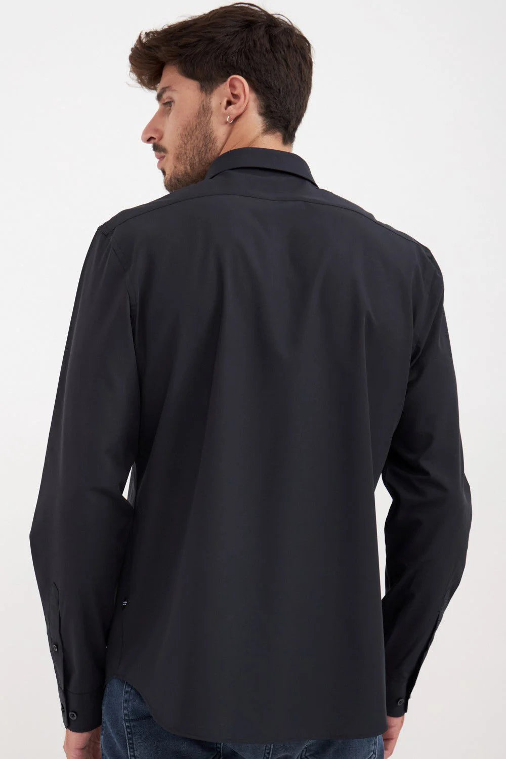 חולצה מכופתרת שרוול ארוך בגזרת TAILORED FIT - שחור