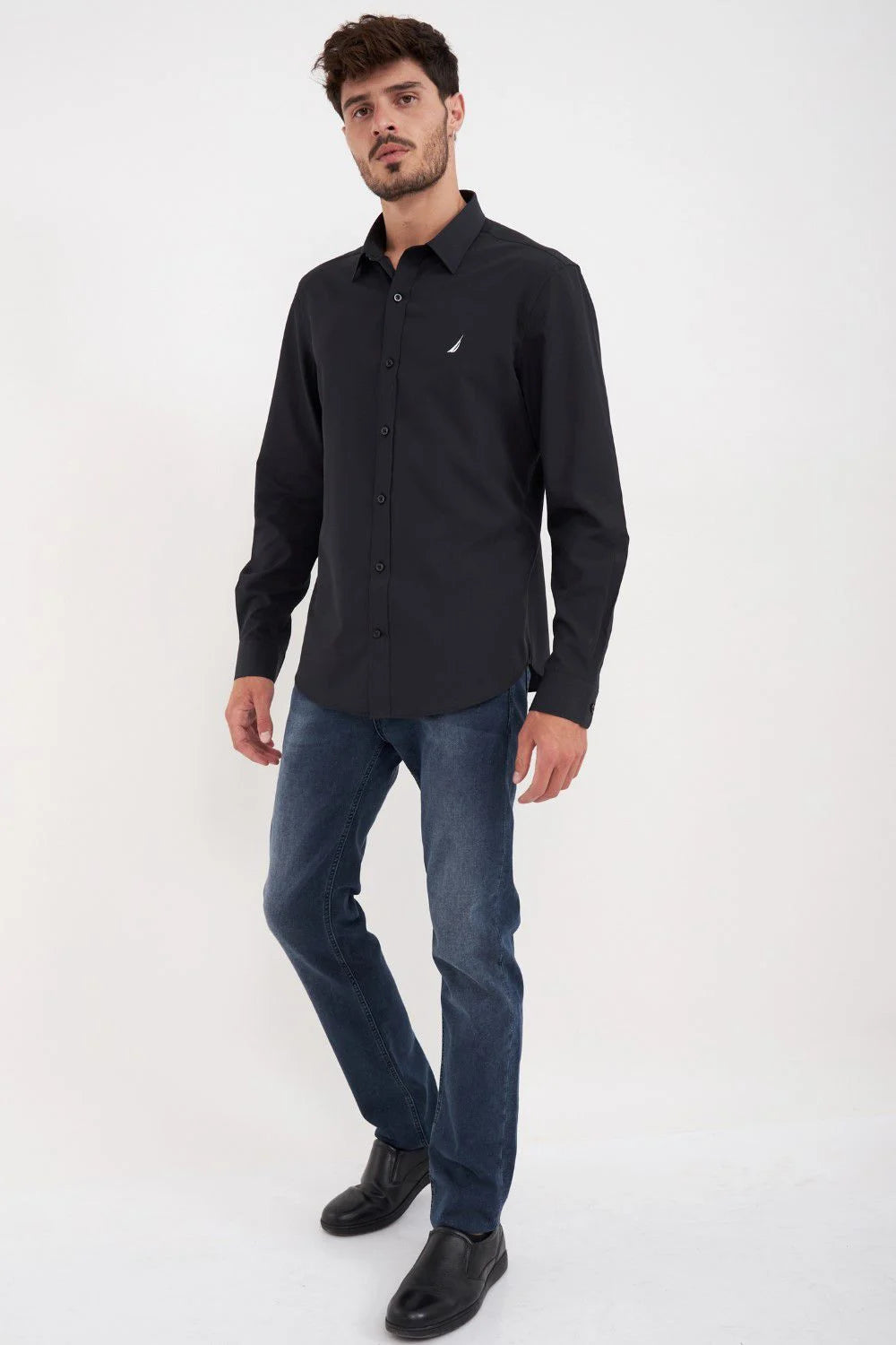חולצה מכופתרת שרוול ארוך בגזרת TAILORED FIT - שחור