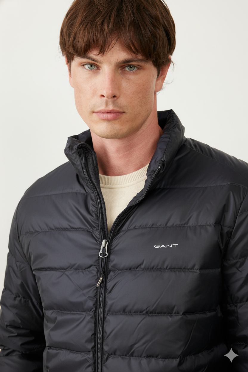 מעיל Light Down Jacket
 - שחור