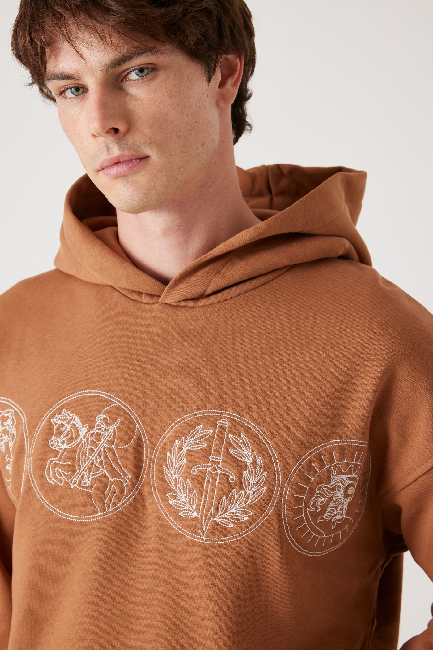 קפוצ'ון - חום