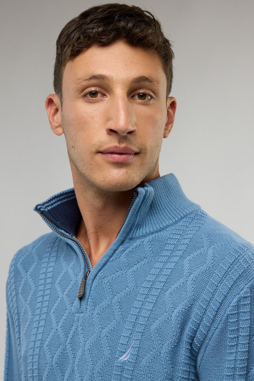 סריג איכותי מעוצב עם רוכסן בצווארון (חצי זיפ) - כחול