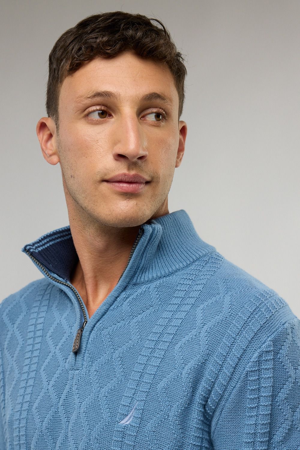 סריג איכותי מעוצב עם רוכסן בצווארון (חצי זיפ) - כחול