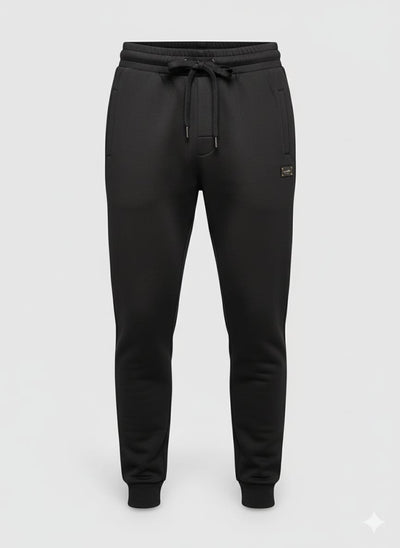 חליפת טרנינג בצבע שחור עם רקמה זהב שחור