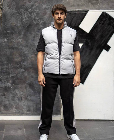 ווסט -אפור לוגו שחור