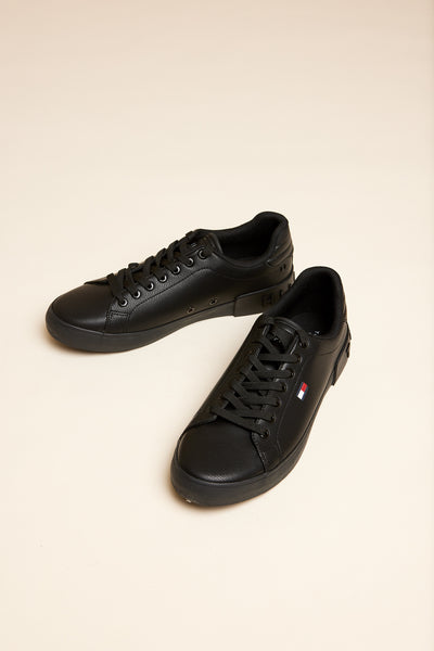 נעל בצבע שחור REZZ6