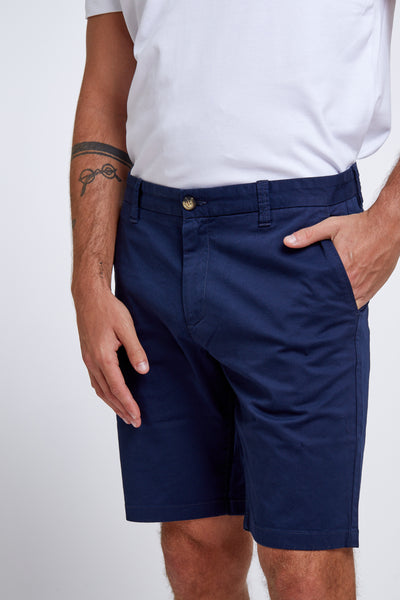 מכנס קצר בצבע נייבי
