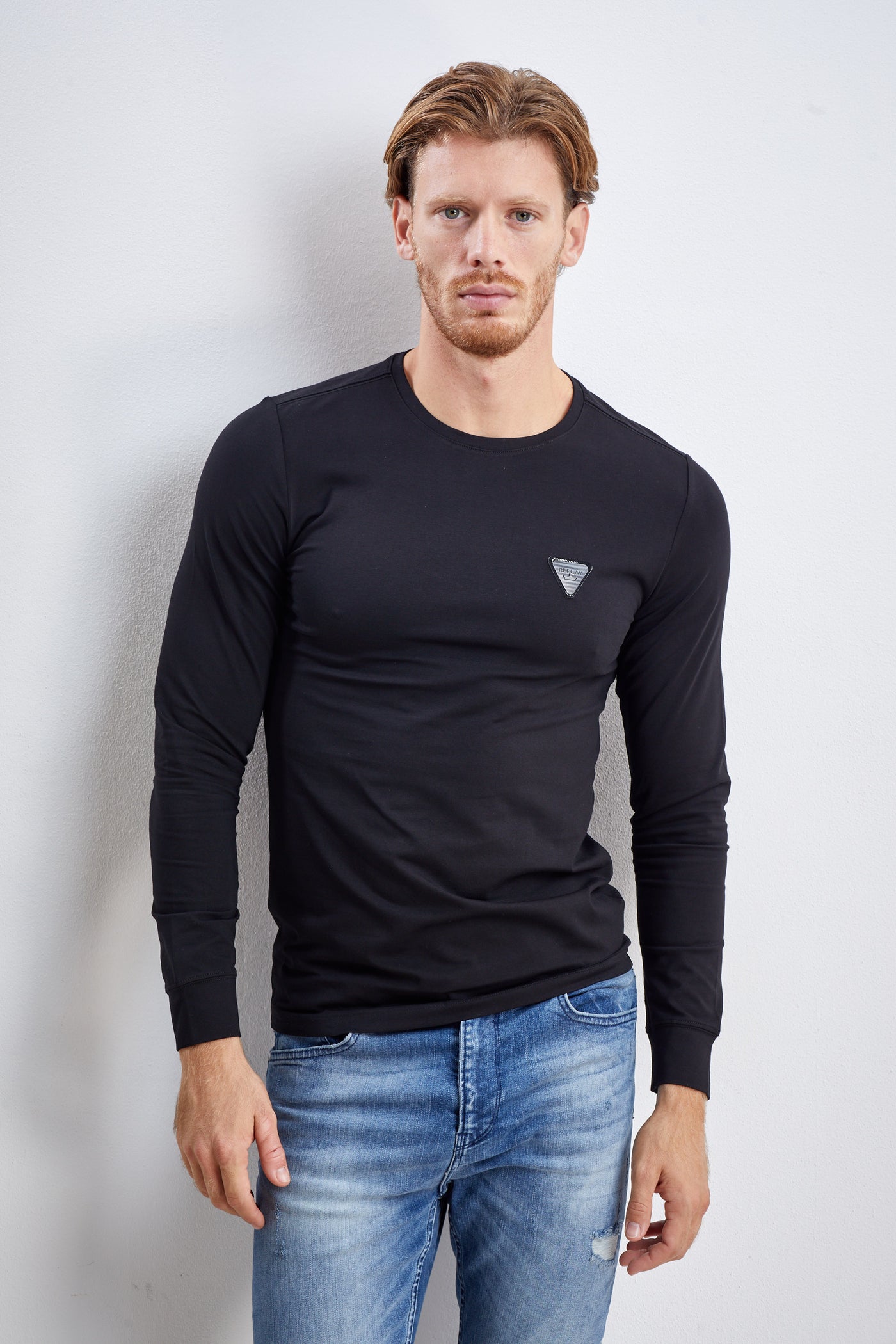 טישירט שרוול ארוך בצבע שחור