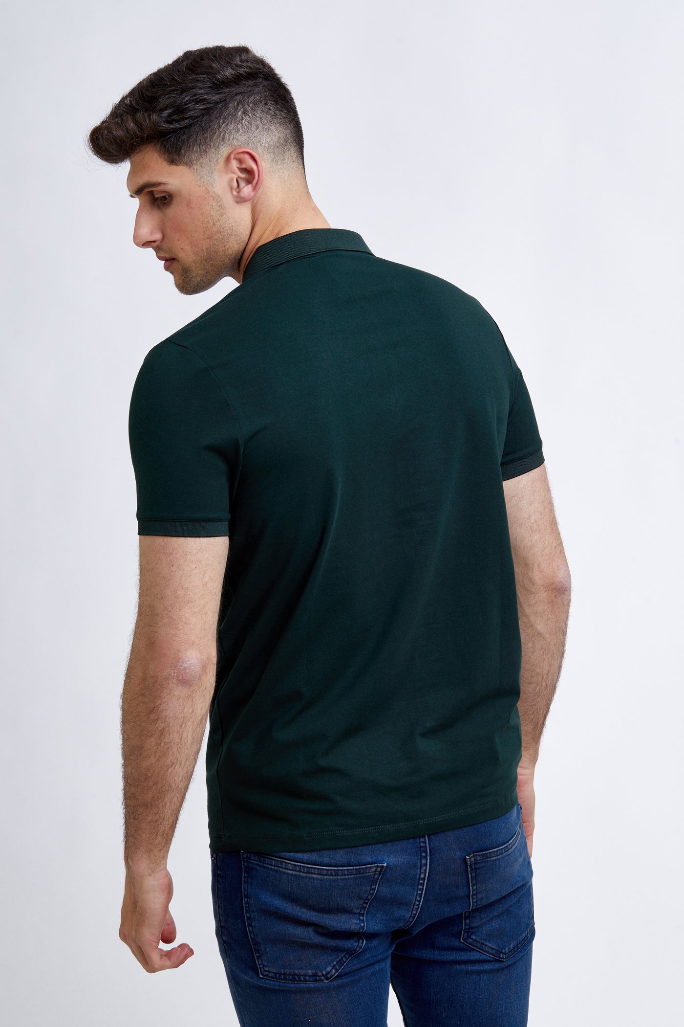 חולצת פולו שרוול קצר בצבע ירוק
