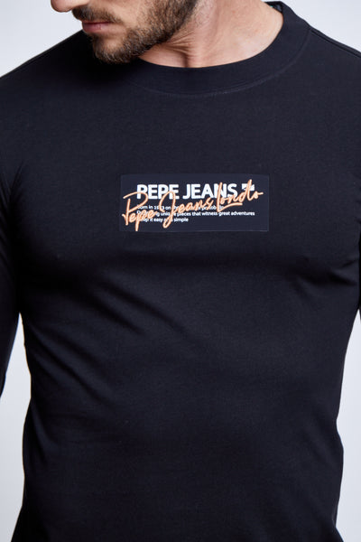 טי שירט שרוול ארוך בצבע שחור