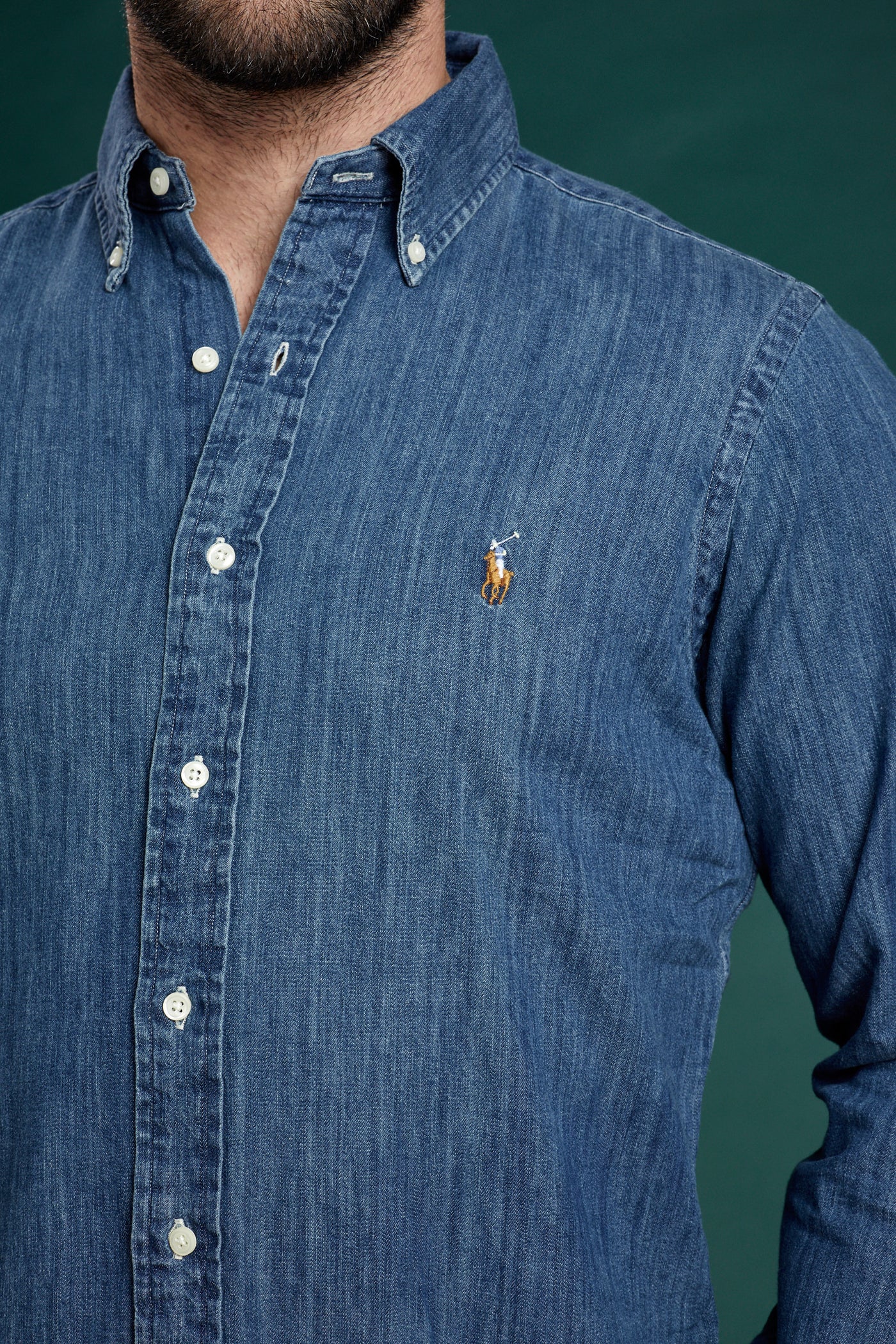 חולצה מכופתרת שרוול ארוך ג'ינס בצבע כחול CLASSIC FIT