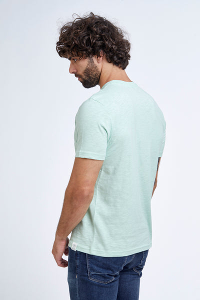 חולצת טישרט ש.קצר צווארון עגול בצבע ירוק בהיר