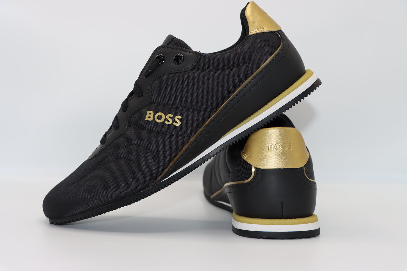 נעל בצבע שחור זהב HUGO BOSS