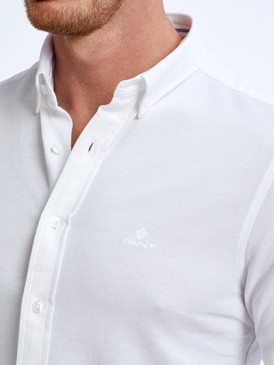 חולצה מכופתרת בצבע לבן גזרת SLIM FIT-  TECH PREP PIQUE
