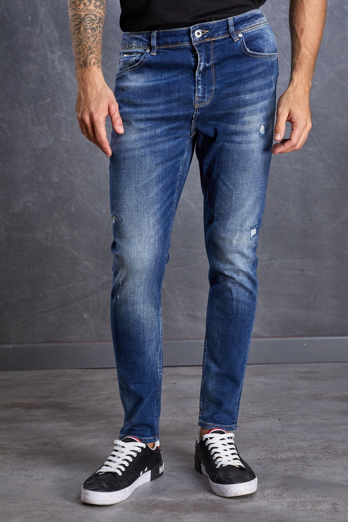 מכנס ג'ינס בצבע כחול