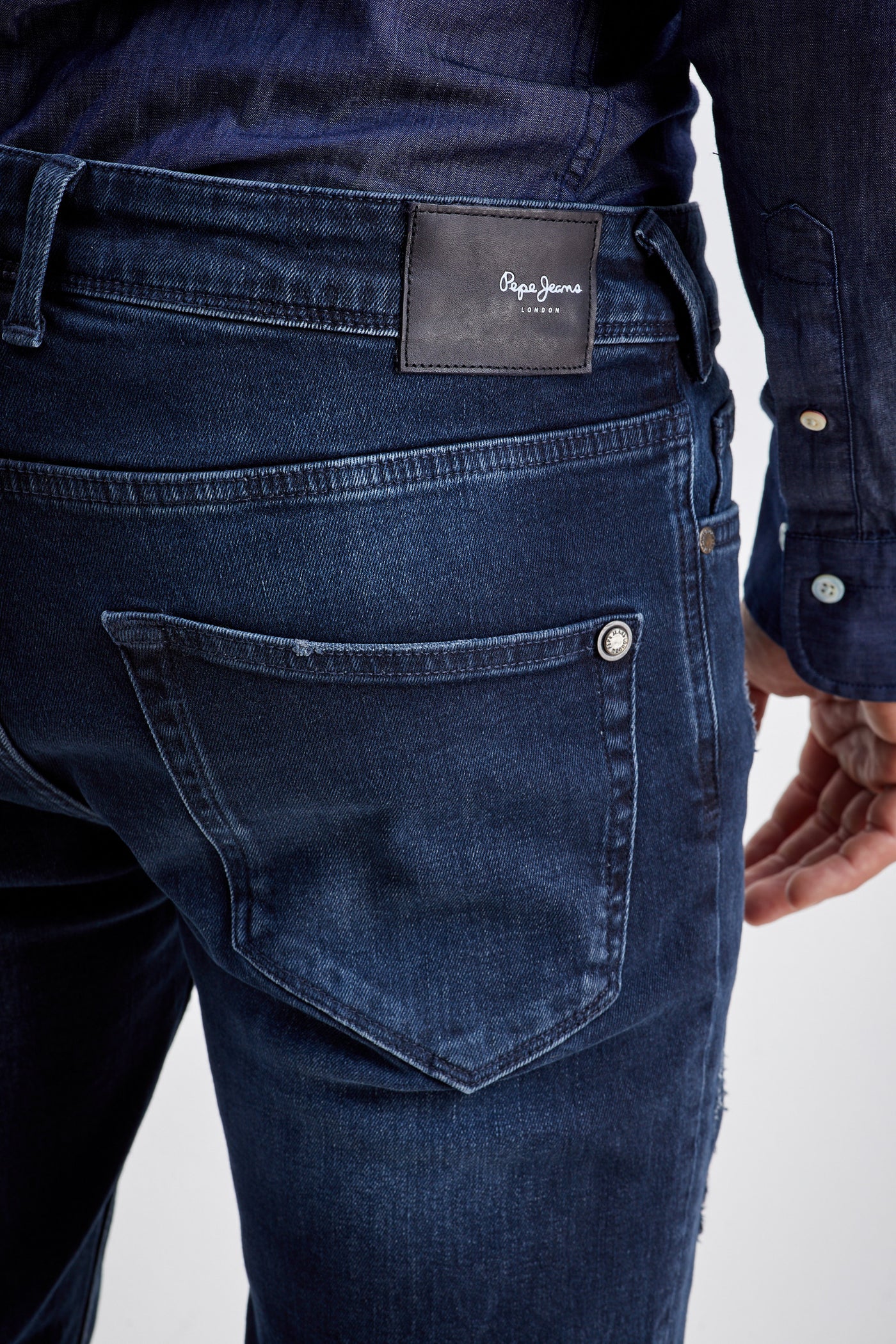מכנס ג'ינס סקיני בצבע כחול כהה